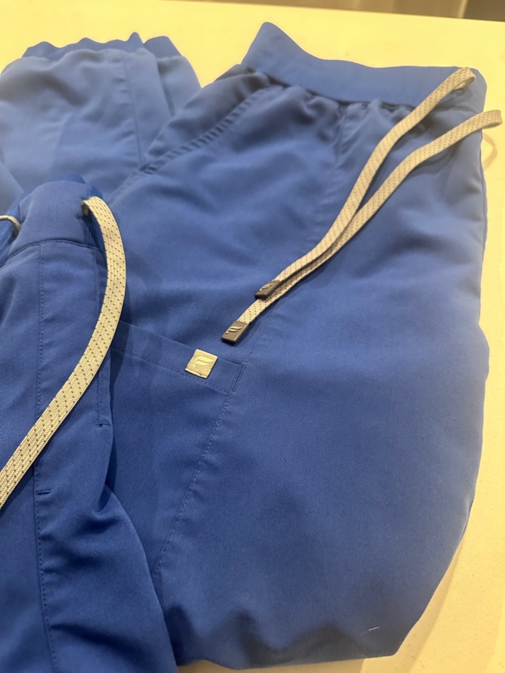 Bundle of 2 Fabletics Women’s Royal Blue Scrubs Jogger Pants - Picture 3 of 12